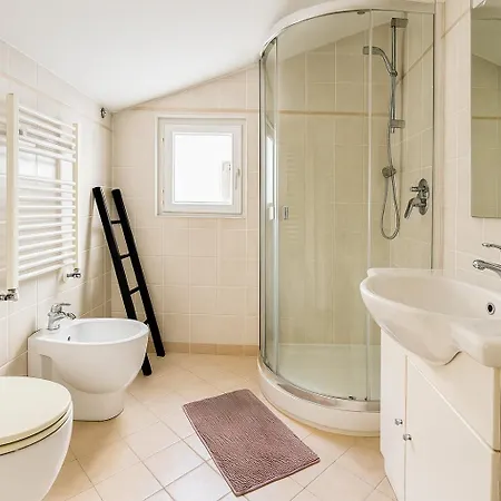 Apartment Jacuzzi Livorno