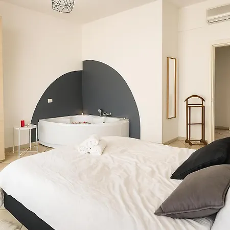 Apartment Jacuzzi Livorno