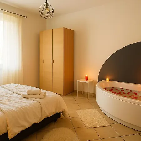 Apartment Jacuzzi *