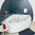 Jacuzzi Διαμέρισμα *